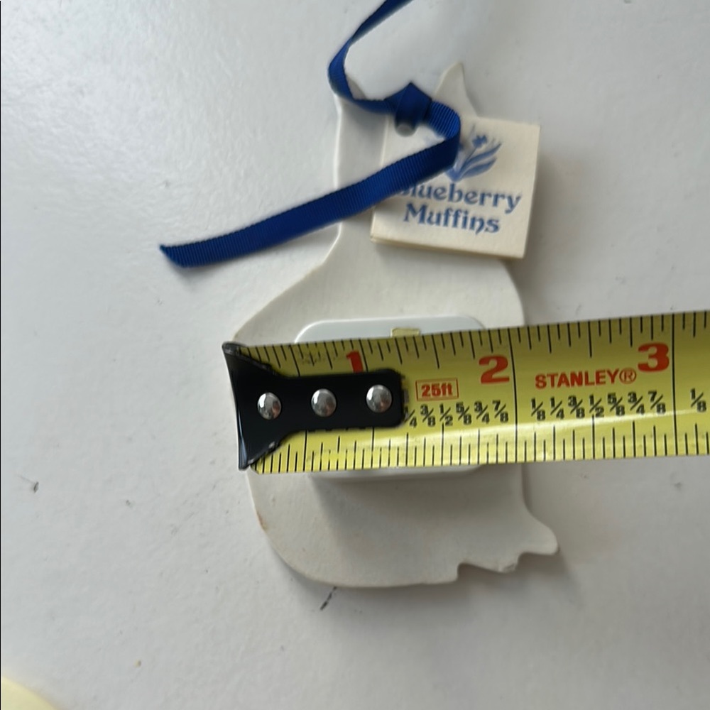 Vintage Blue and White Handmade Handpainted Porcelain Musical Cat Ornament - Picture 8 of 9